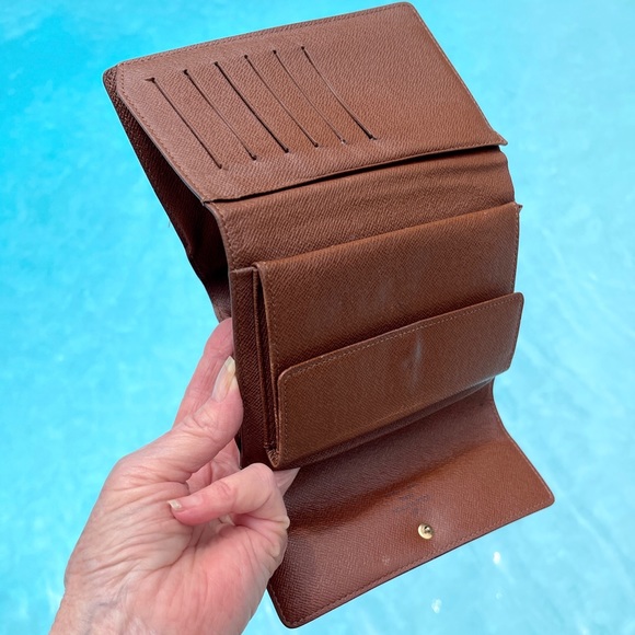 Authentic LOUIS VUITTON Vintage Unisex Signature Wallet - Picture 4 of 12